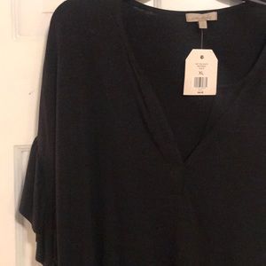 🖤 black NWT dressy v neck tee!